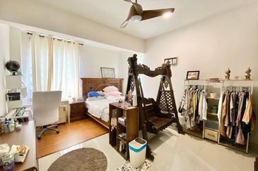 Freehold Corner Lot 2.5 Storey House Seksyen 16 Shah Alam