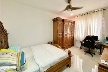 Freehold Corner Lot 2.5 Storey House Seksyen 16 Shah Alam