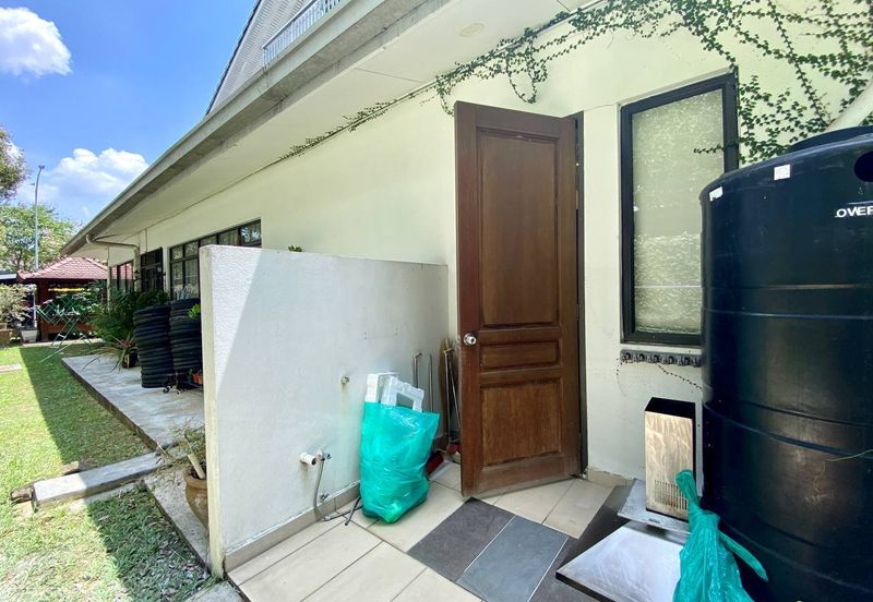 Freehold Corner Lot 2.5 Storey House Seksyen 16 Shah Alam