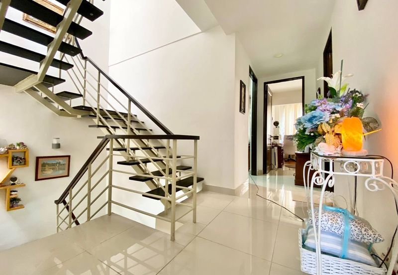 Freehold Corner Lot 2.5 Storey House Seksyen 16 Shah Alam