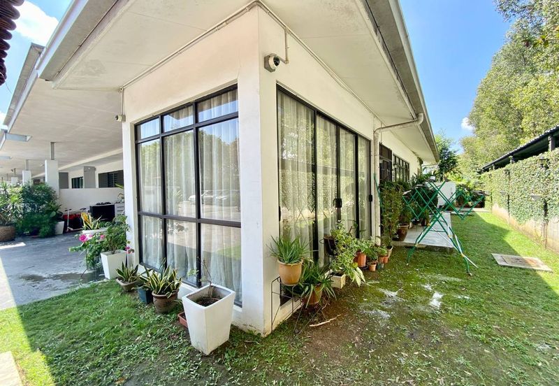 Freehold Corner Lot 2.5 Storey House Seksyen 16 Shah Alam