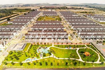 Brand New Double Storey Irama Perdana  LBS Puncak Alam Non Bumi Lot 