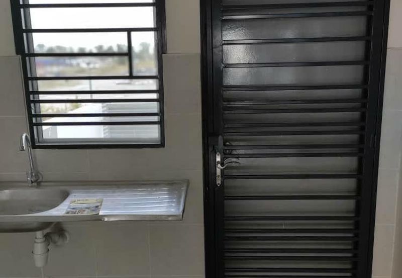 Brand New Double Storey Irama Perdana  LBS Puncak Alam Non Bumi Lot 