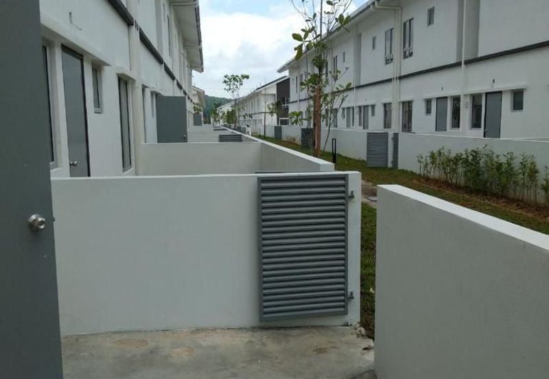 Brand New Double Storey Irama Perdana  LBS Puncak Alam Non Bumi Lot 