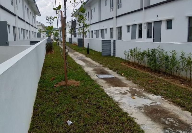 Brand New Double Storey Irama Perdana  LBS Puncak Alam Non Bumi Lot 