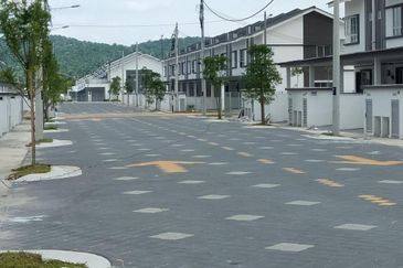 Brand New Double Storey Irama Perdana  LBS Puncak Alam Non Bumi Lot 