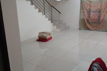 Brand New Double Storey Irama Perdana  LBS Puncak Alam Non Bumi Lot 