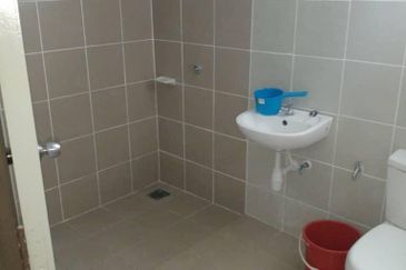 Brand New Double Storey Irama Perdana  LBS Puncak Alam Non Bumi Lot 