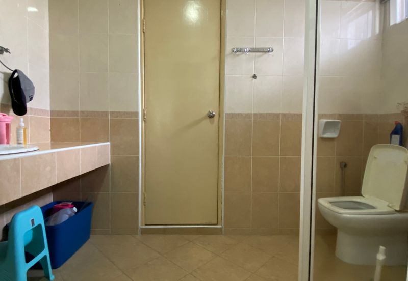  3 Storey Semi-Detached House at Puncak Tropika, Seksyen 9, Shah Alam