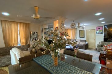  3 Storey Semi-Detached House at Puncak Tropika, Seksyen 9, Shah Alam