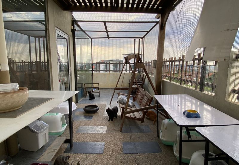  3 Storey Semi-Detached House at Puncak Tropika, Seksyen 9, Shah Alam