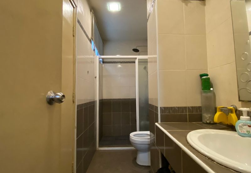  3 Storey Semi-Detached House at Puncak Tropika, Seksyen 9, Shah Alam