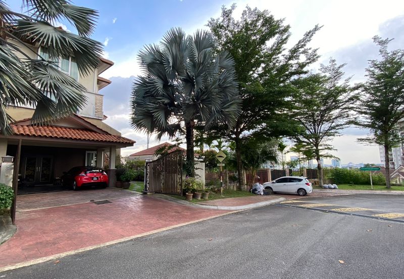  3 Storey Semi-Detached House at Puncak Tropika, Seksyen 9, Shah Alam