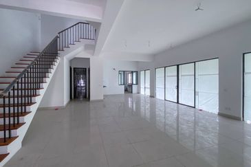 Duta Villa, Setia Alam