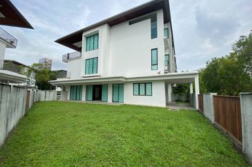 Duta Villa, Setia Alam