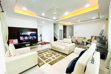 Avenue 2, Lake Valley