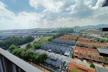 I Residence @ I City