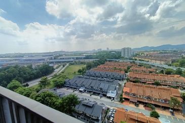 I Residence @ I City