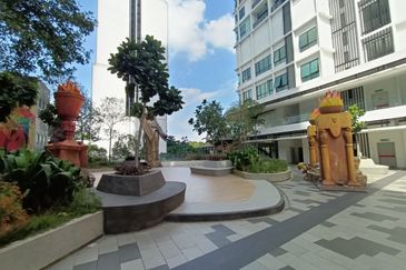 I Residence @ I City