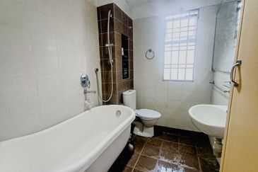 Seksyen 11, Kota Damansara