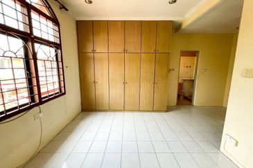 Bandar Tun Hussein Onn