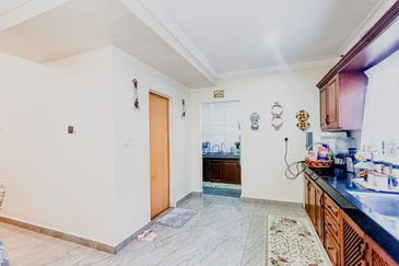 Double Storey Jalan Serambi, Bukit Jelutong, Shah Alam Extended Back