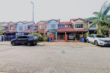Double Storey Jalan Serambi, Bukit Jelutong, Shah Alam Extended Back