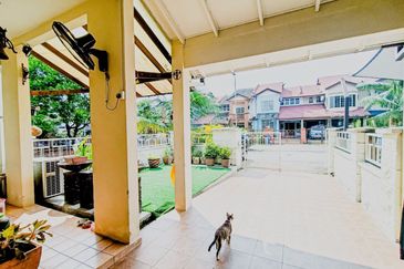 Double Storey Jalan Serambi, Bukit Jelutong, Shah Alam Extended Back