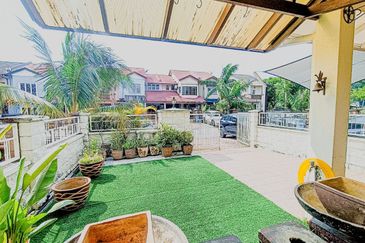 Double Storey Jalan Serambi, Bukit Jelutong, Shah Alam Extended Back