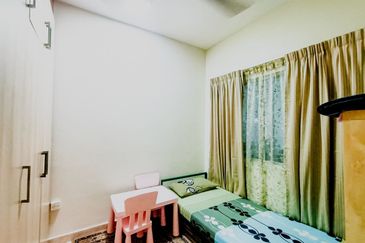 Double Storey Jalan Serambi, Bukit Jelutong, Shah Alam Extended Back