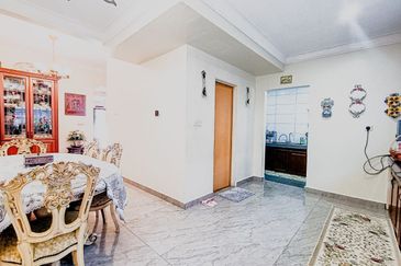 Double Storey Jalan Serambi, Bukit Jelutong, Shah Alam Extended Back