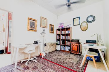 Double Storey Jalan Serambi, Bukit Jelutong, Shah Alam Extended Back