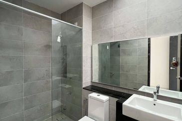 Double Storey Superlink Terrace LAGENDA GARDENS, JALAN TERATAK, BUKIT JELUTONG 