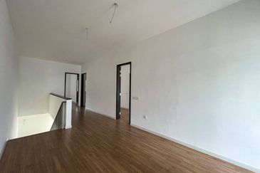 Double Storey Superlink Terrace LAGENDA GARDENS, JALAN TERATAK, BUKIT JELUTONG 