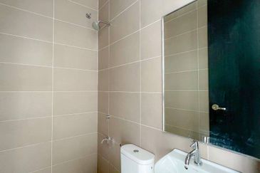 Double Storey Superlink Terrace LAGENDA GARDENS, JALAN TERATAK, BUKIT JELUTONG 