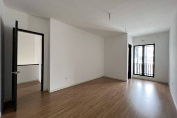 Double Storey Superlink Terrace LAGENDA GARDENS, JALAN TERATAK, BUKIT JELUTONG 