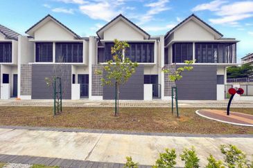 Double Storey Superlink Terrace LAGENDA GARDENS, JALAN TERATAK, BUKIT JELUTONG 
