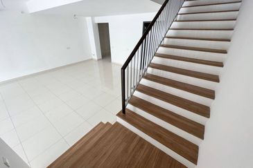 Double Storey Superlink Terrace LAGENDA GARDENS, JALAN TERATAK, BUKIT JELUTONG 