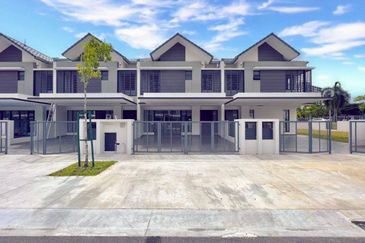 Double Storey Superlink Terrace LAGENDA GARDENS, JALAN TERATAK, BUKIT JELUTONG 