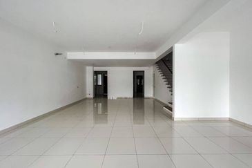 Double Storey Superlink Terrace LAGENDA GARDENS, JALAN TERATAK, BUKIT JELUTONG 