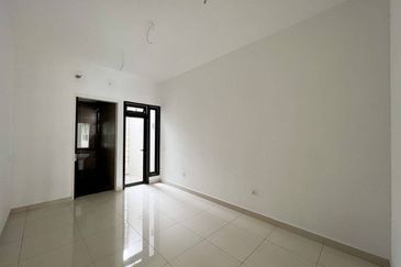 Double Storey Superlink Terrace LAGENDA GARDENS, JALAN TERATAK, BUKIT JELUTONG 