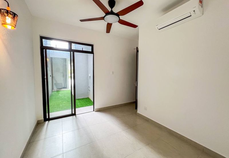 3 Storey Terrace @ The Mulia Residence, Cyberjaya -Facing Open/Clubhouse