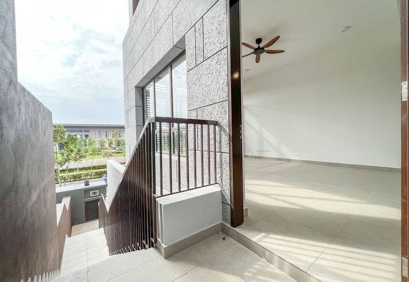 3 Storey Terrace @ The Mulia Residence, Cyberjaya -Facing Open/Clubhouse