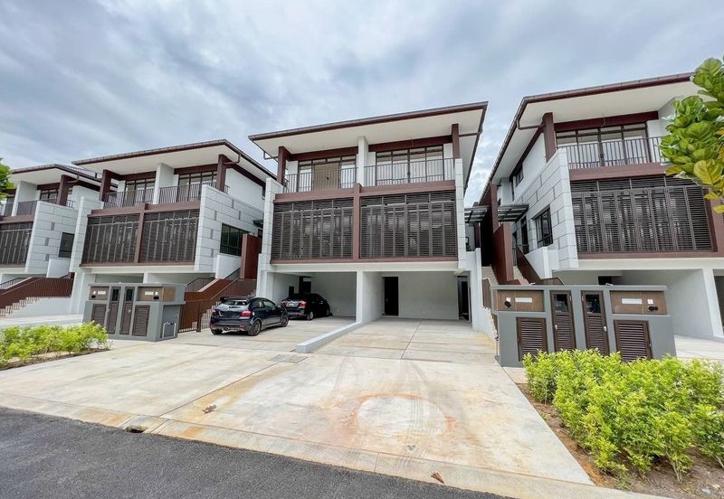 3 Storey Terrace @ The Mulia Residence, Cyberjaya -Facing Open/Clubhouse