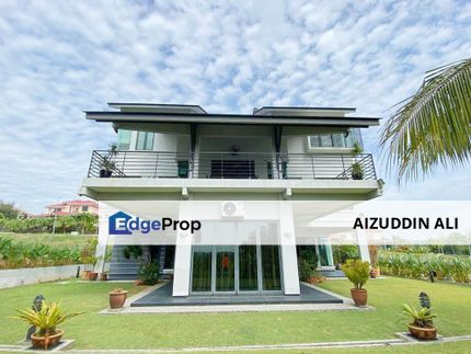 Three Storey Bungalow in KGSAAS Seksyen 13  Shah Alam , Selangor, Shah Alam
