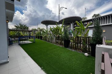 Isle of Botanica, Setia Eco Glades