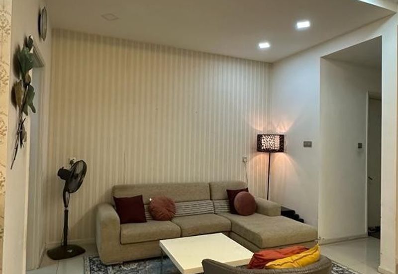 Summerglades, Perdana Lakeview West