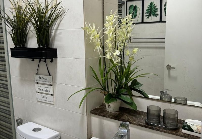 Summerglades, Perdana Lakeview West