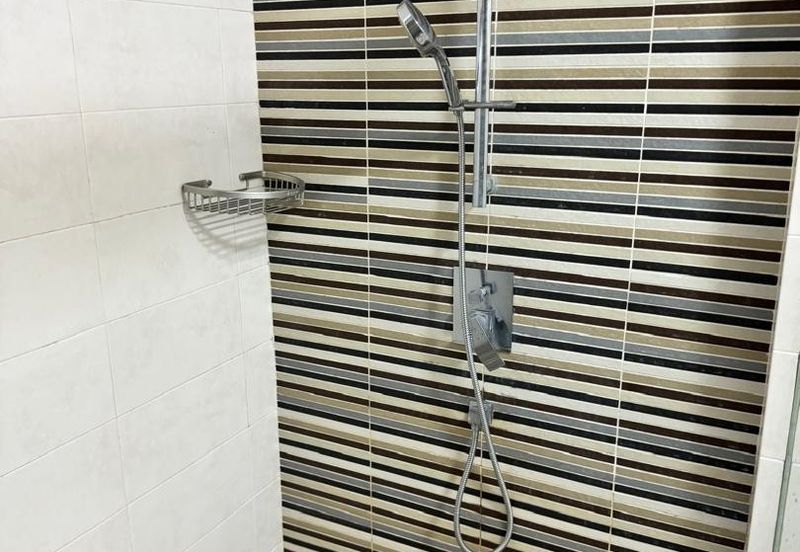 Summerglades, Perdana Lakeview West