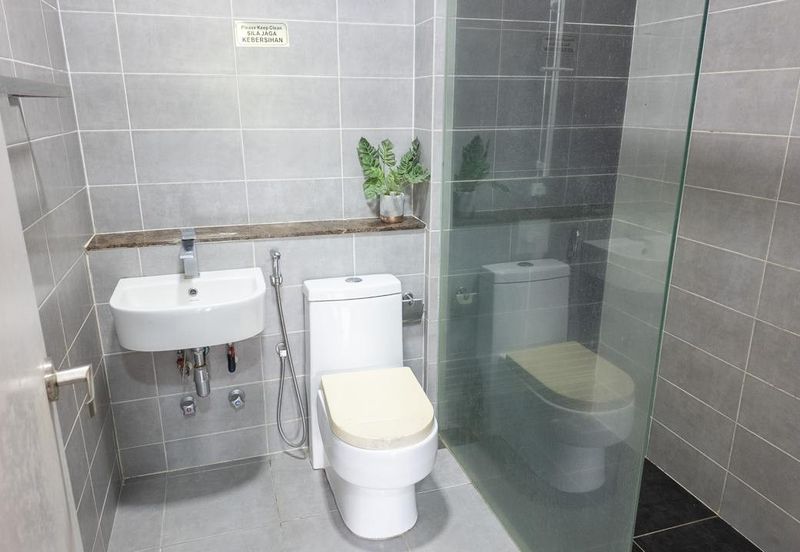 Summerglades, Perdana Lakeview West